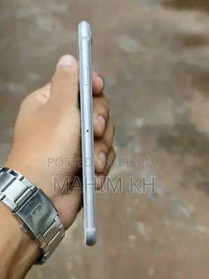 অ্যাপল আইফোন ৮ ৬৪ জিবি হোয়াইট