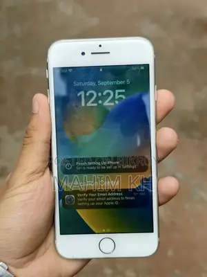 অ্যাপল আইফোন ৮ ৬৪ জিবি হোয়াইট