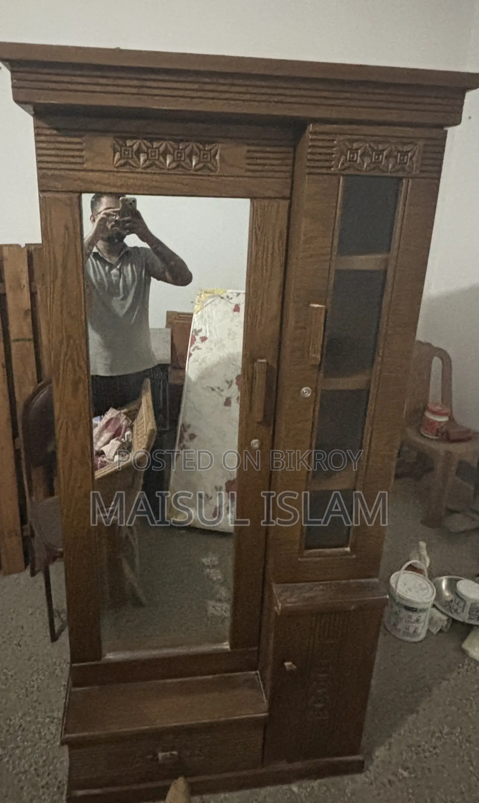 ড্রেসিং টেবিল