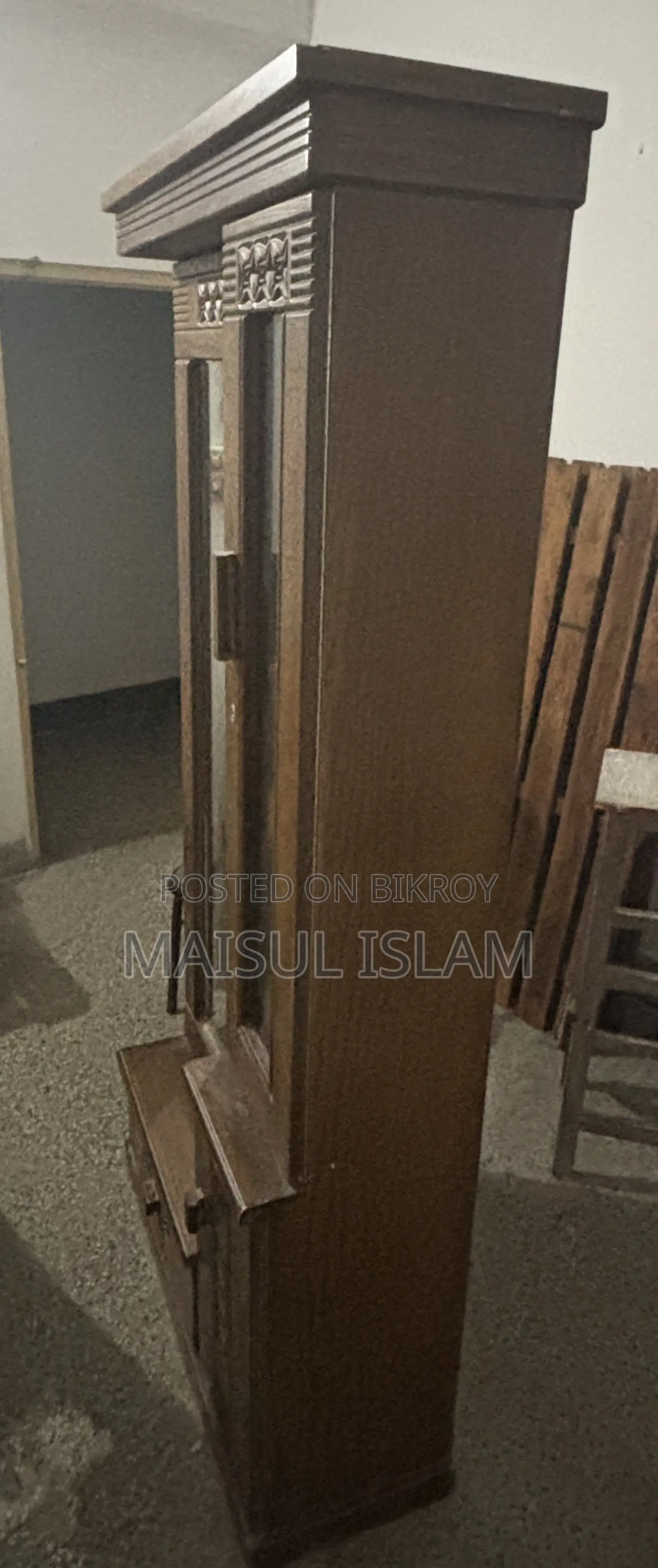 ড্রেসিং টেবিল