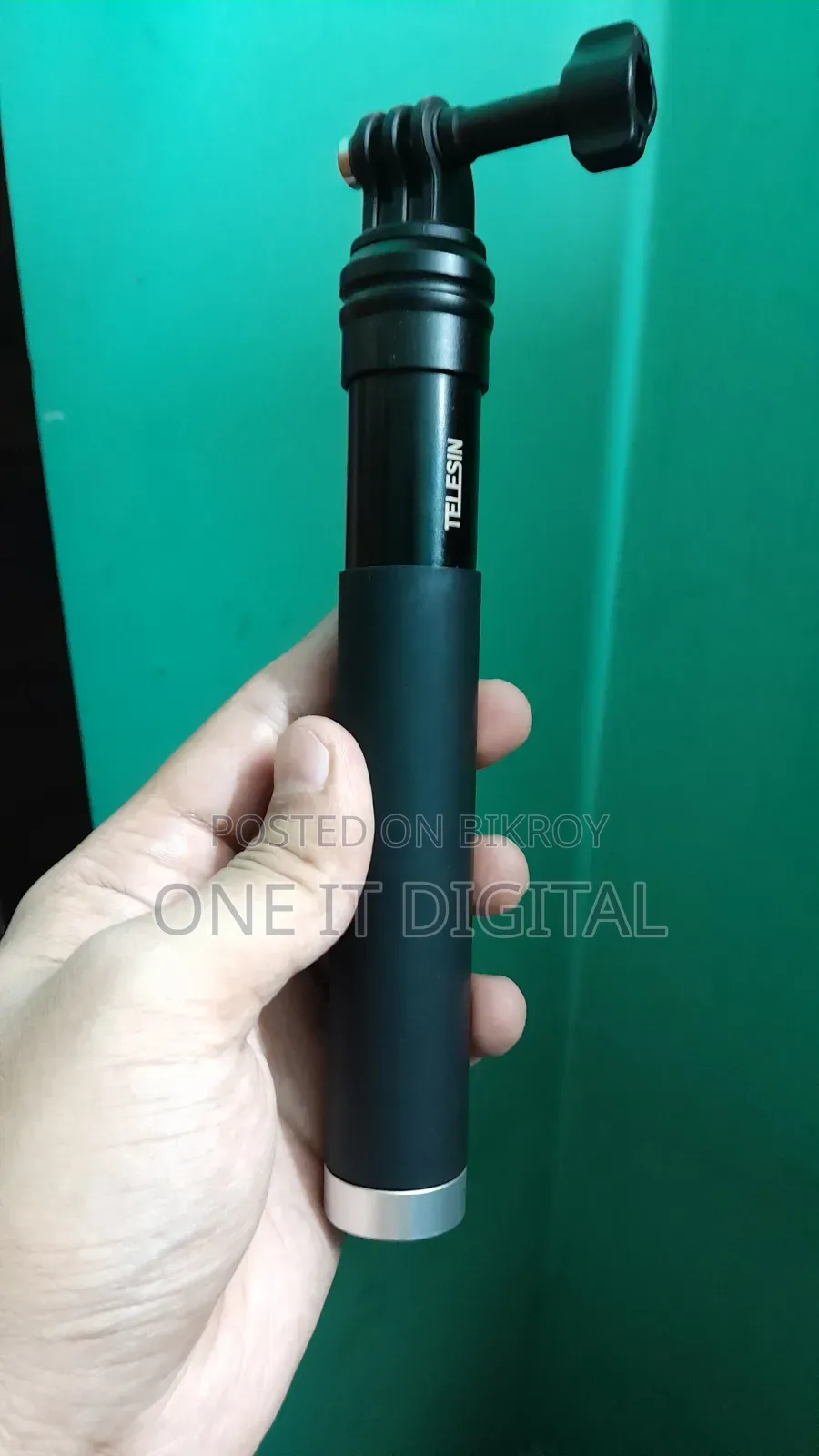 TELESIN Extendable Aluminum Selfie Stick (For Sale)