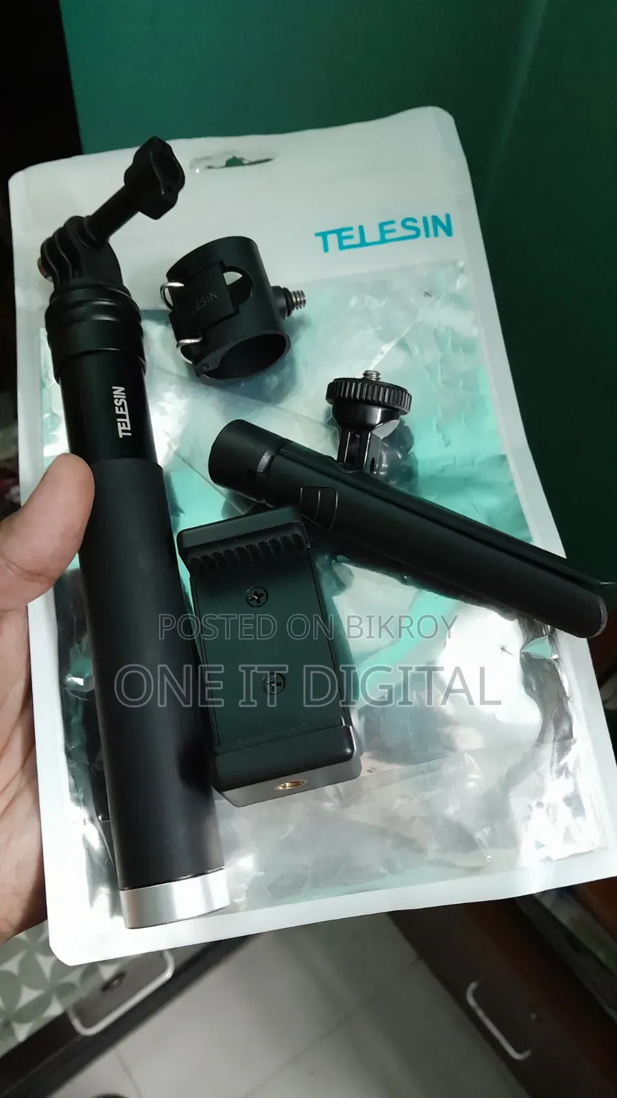 TELESIN Extendable Aluminum Selfie Stick (For Sale)
