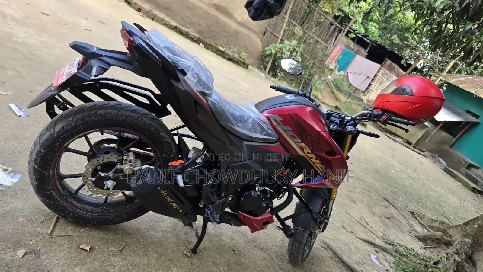 হোন্ডা হর্নেট ২.০ ২০২৫ রেড