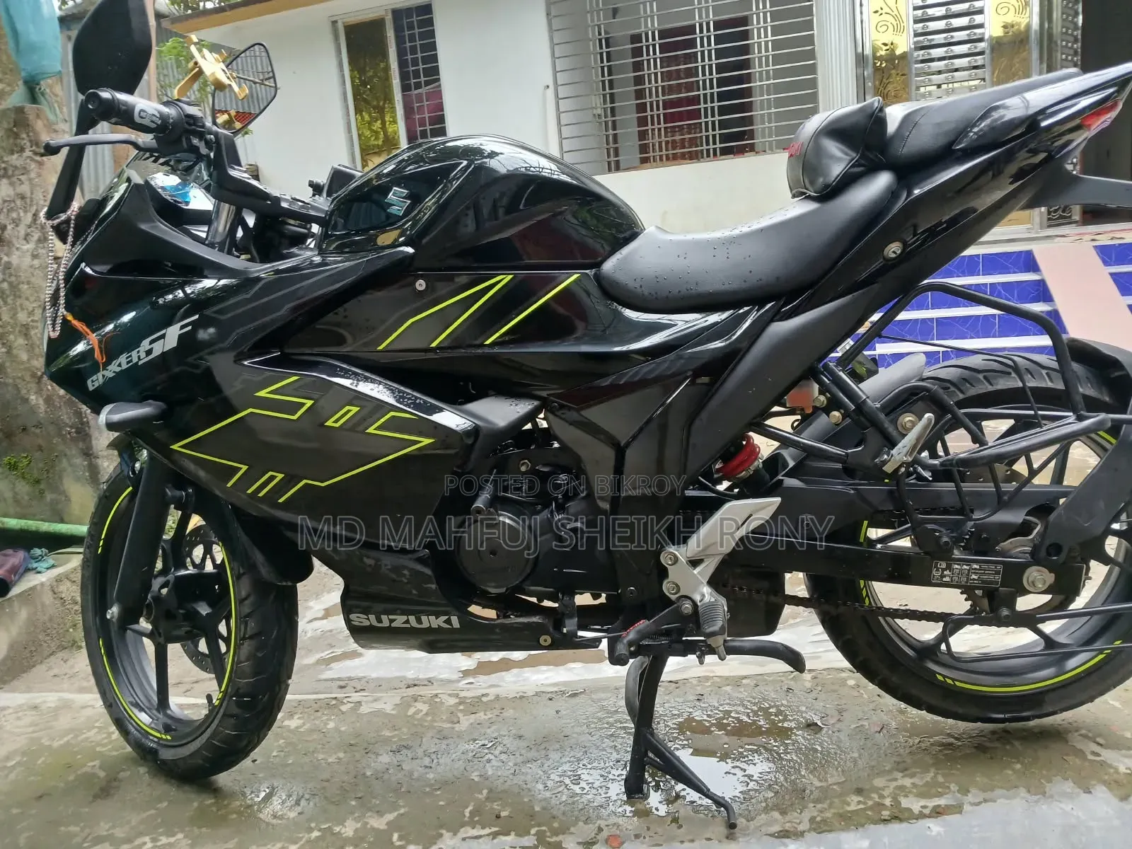 সুজুকি জিক্সার এসএফ ২০২৫ কালো