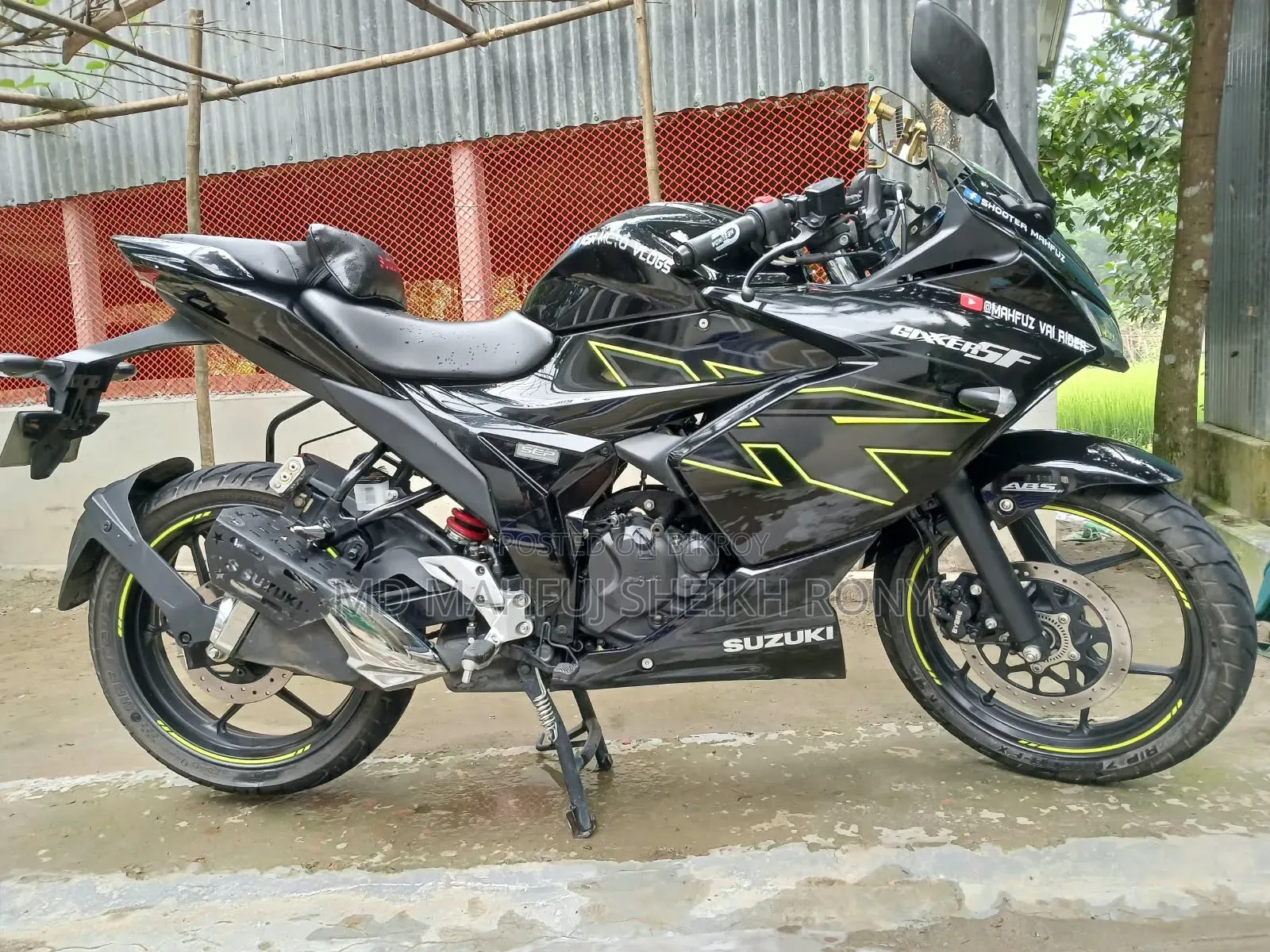 সুজুকি জিক্সার এসএফ ২০২৫ কালো
