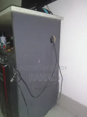 কম্পিউটার টেবিল