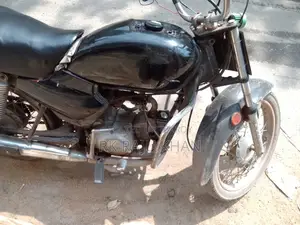 হিরো ডন ১০০ ২০০৬ ব্ল্যাক
