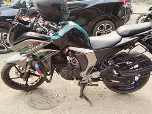 ইয়ামাহা ফেজার ভি২ ২০২৩ কালো