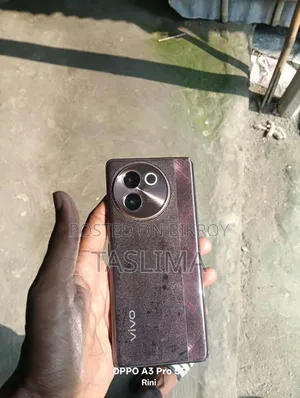 Vivo V30e 128 GB Bronze