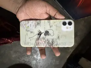 অ্যাপল আইফোন ১১ ৬৪ জিবি হোয়াইট