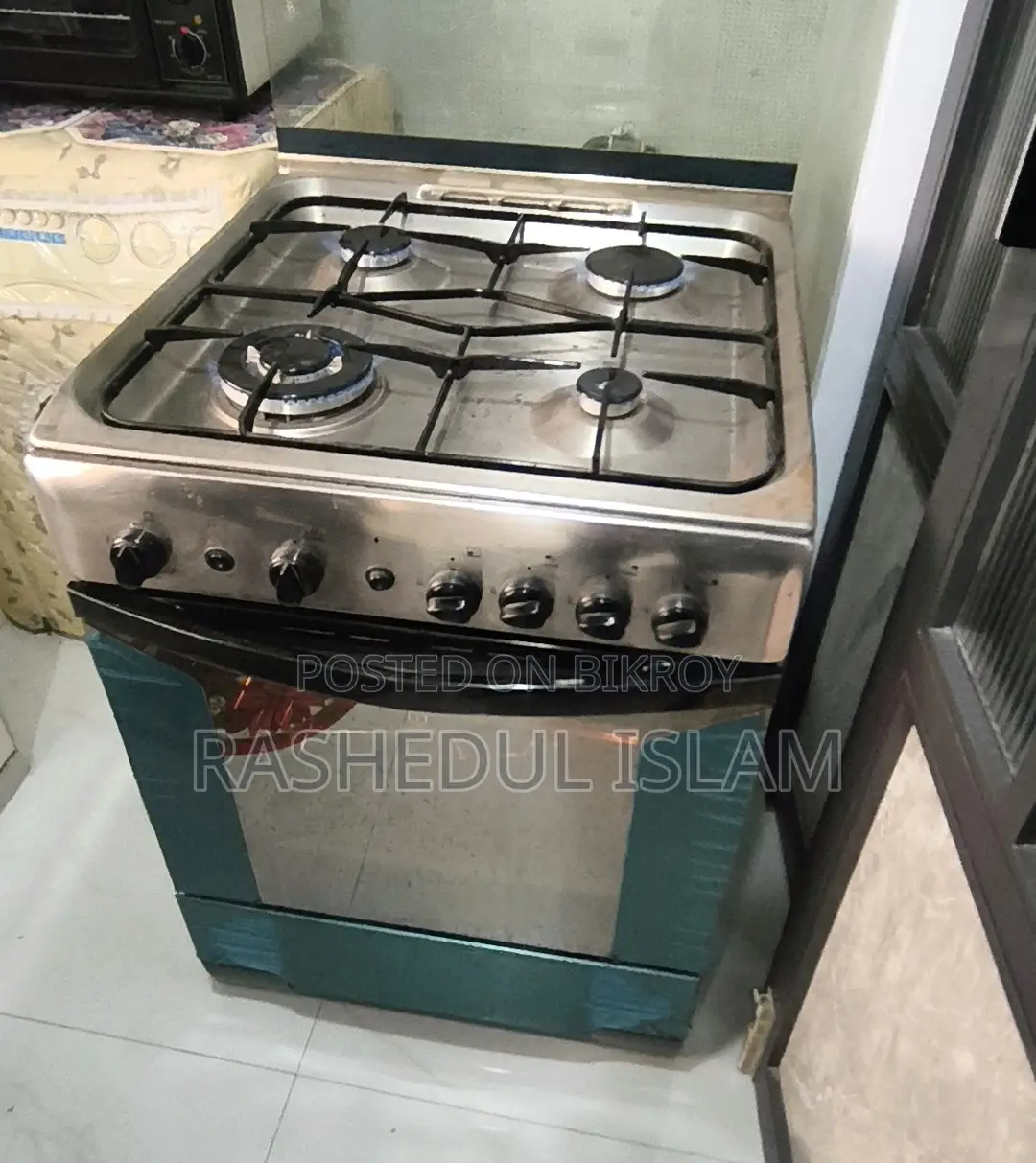 Indesit 4-Burner Standing Gas Cooker With Built-in Oven