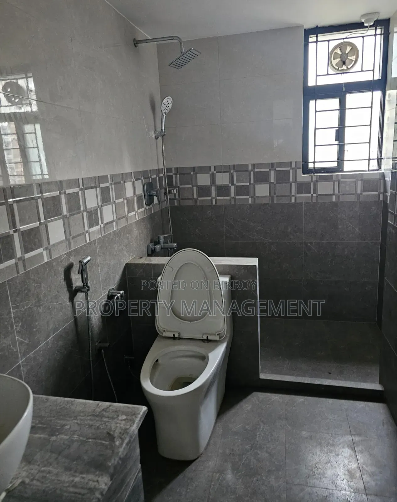 গুলশান দুই অফিস স্পেস ভাড়ার জন্য