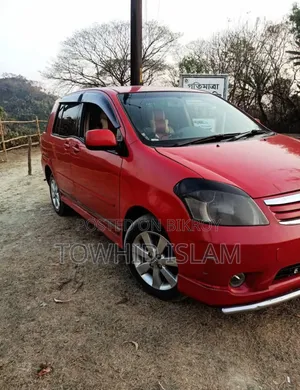 Toyota Raum 2004 Red