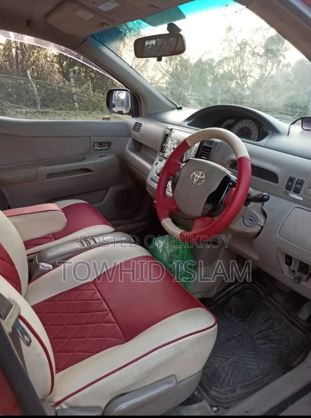 Toyota Raum 2004 Red