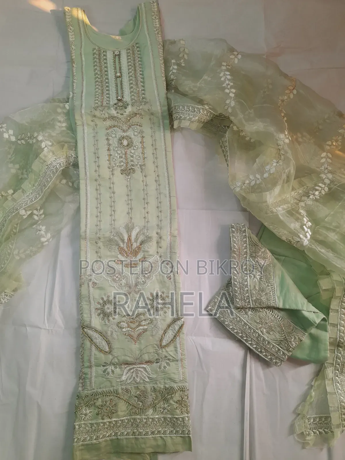 থ্রি পিস বিক্রির জন্য
