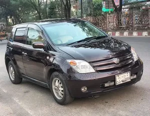 টয়োটা আইএসটি ২০০৫ কালো