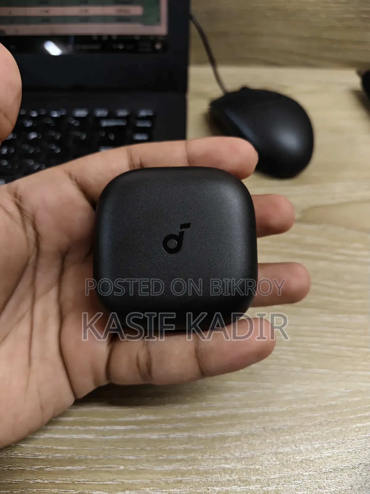 Selling a Brand New Condition Anker Soundcore R60i ANC (Black)