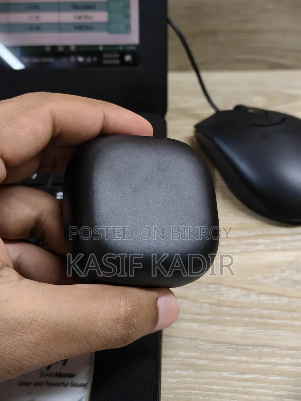 Selling a Brand New Condition Anker Soundcore R60i ANC (Black)