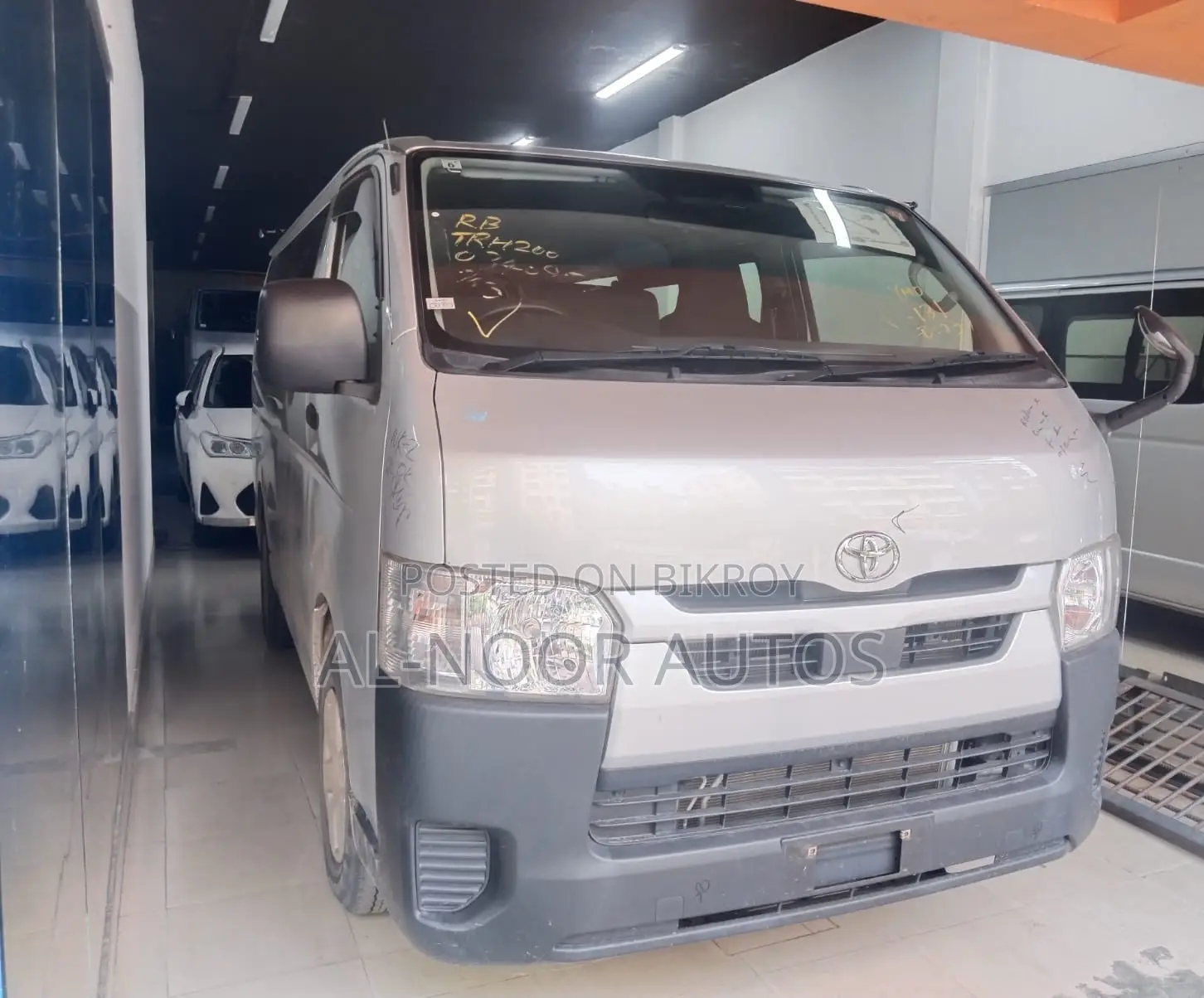 Toyota HiAce 2021 Silver