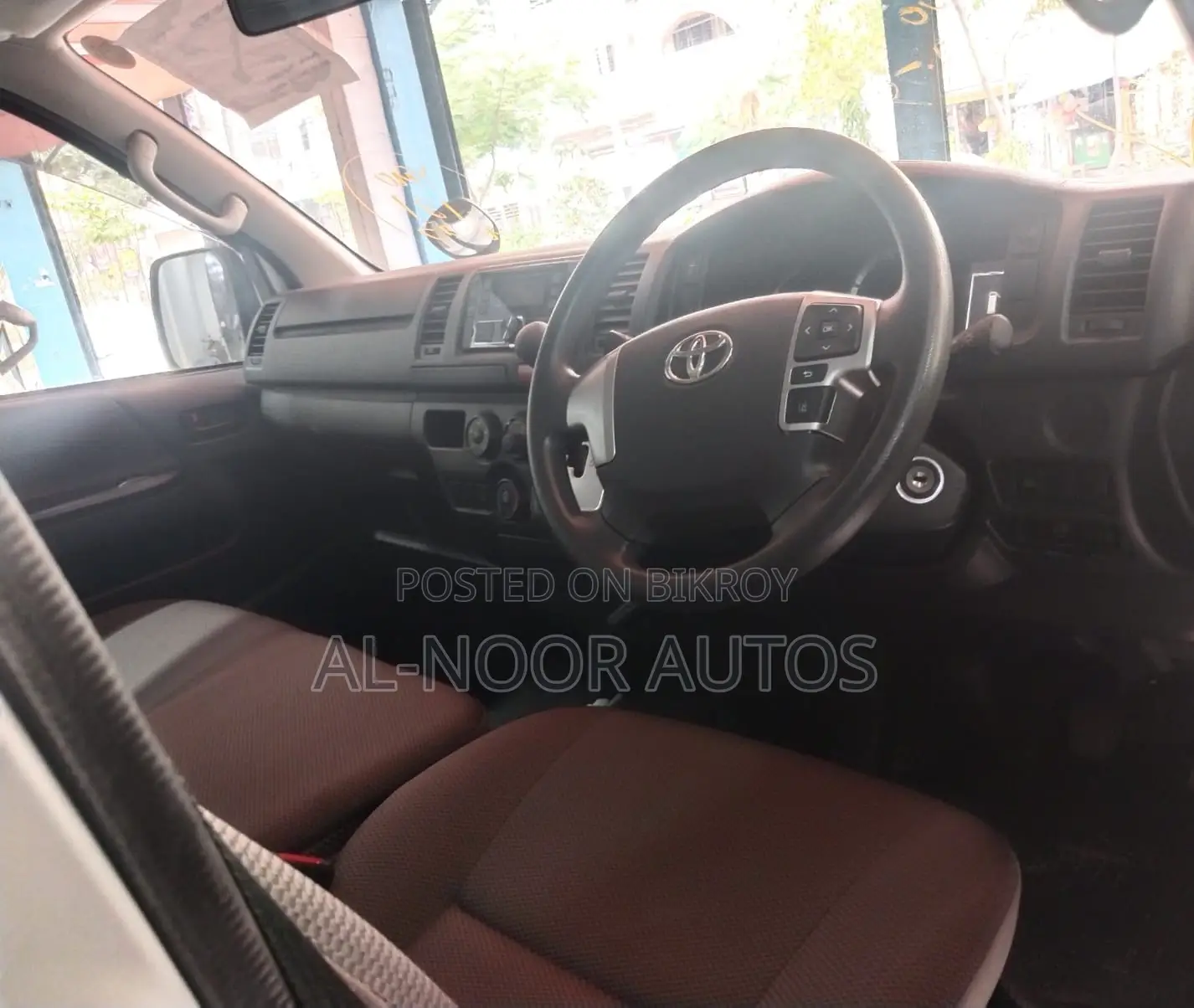 Toyota HiAce 2021 Silver