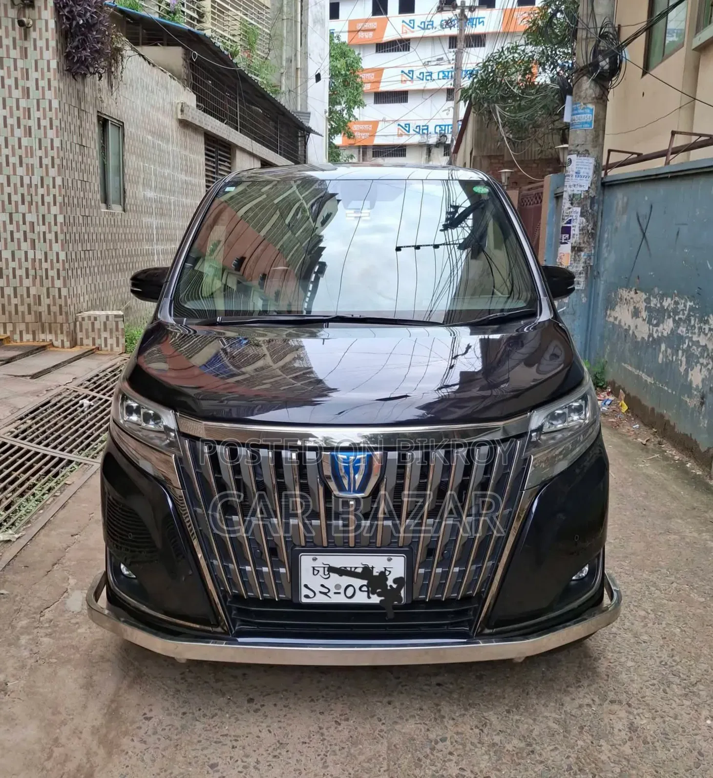 Toyota Noah 1.8 FWD Hybrid (7 seater) 2019 Gray