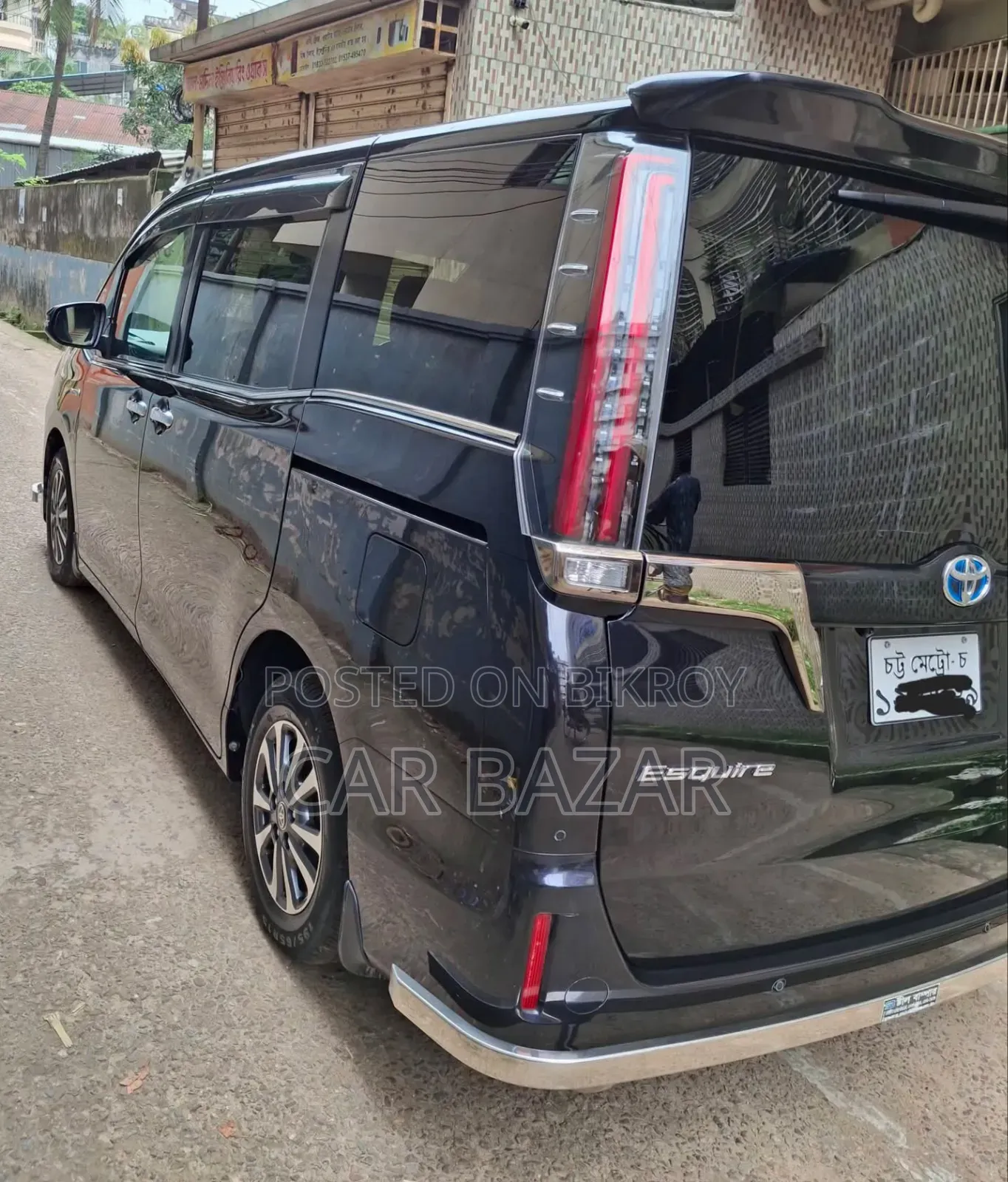 Toyota Noah 1.8 FWD Hybrid (7 seater) 2019 Gray