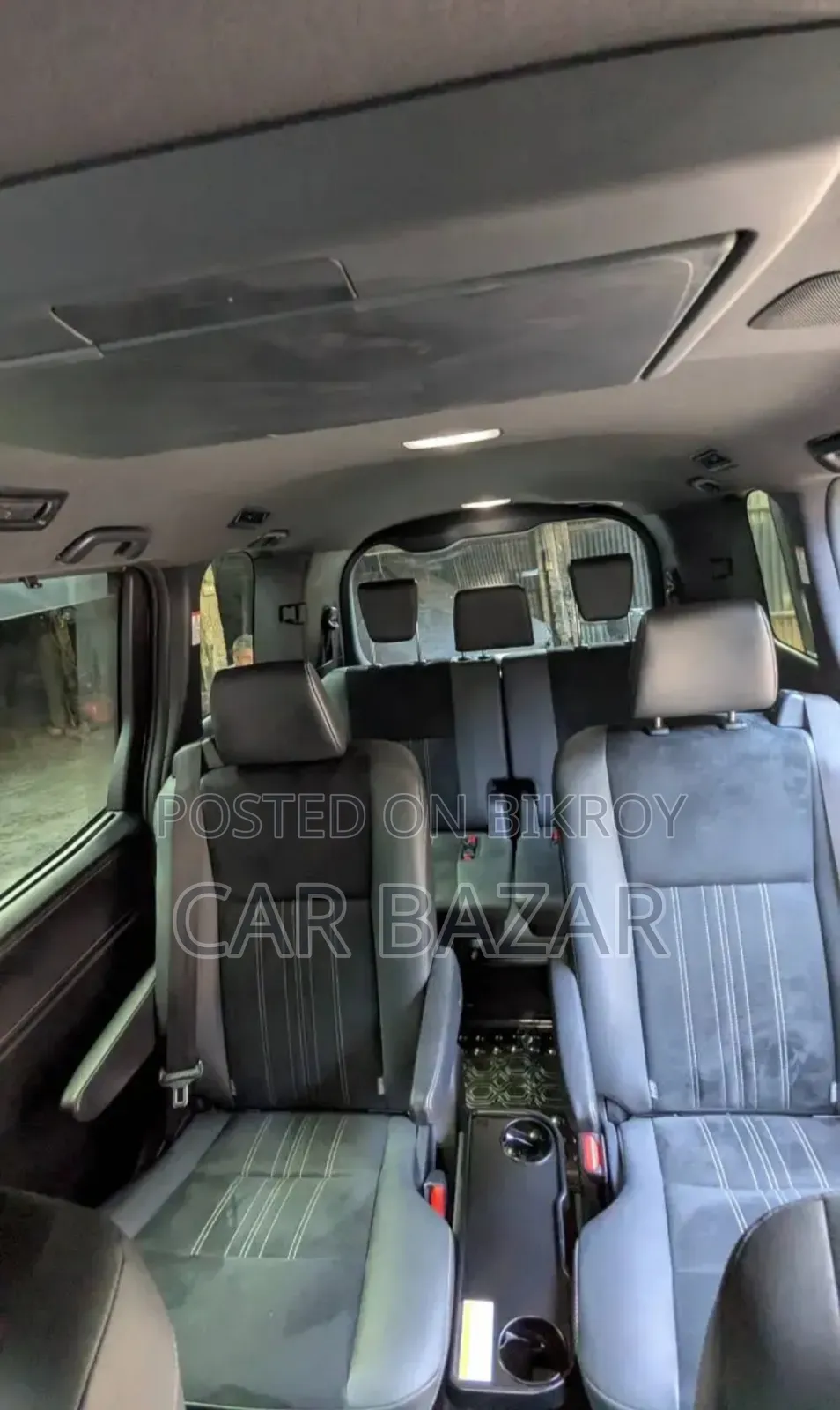 Toyota Noah 1.8 FWD Hybrid (7 seater) 2019 Gray