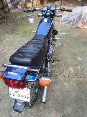 ইয়ামাহা ২০২০ নীল