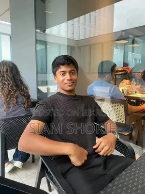 টেল সেলস অফিসার