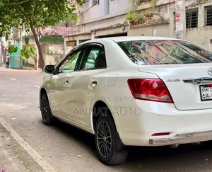 টয়োটা অ্যালিওন ২০১২ সাদা