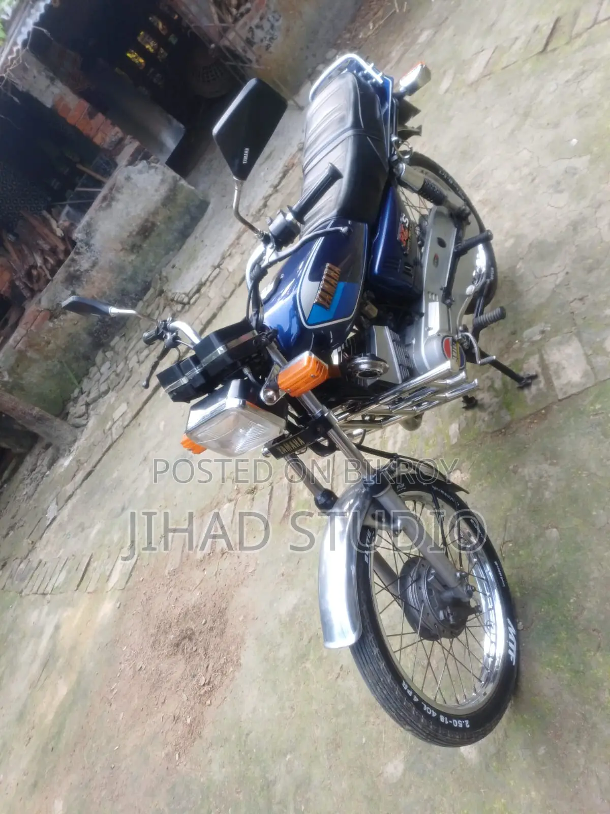 ইয়ামাহা ২০২০ নীল
