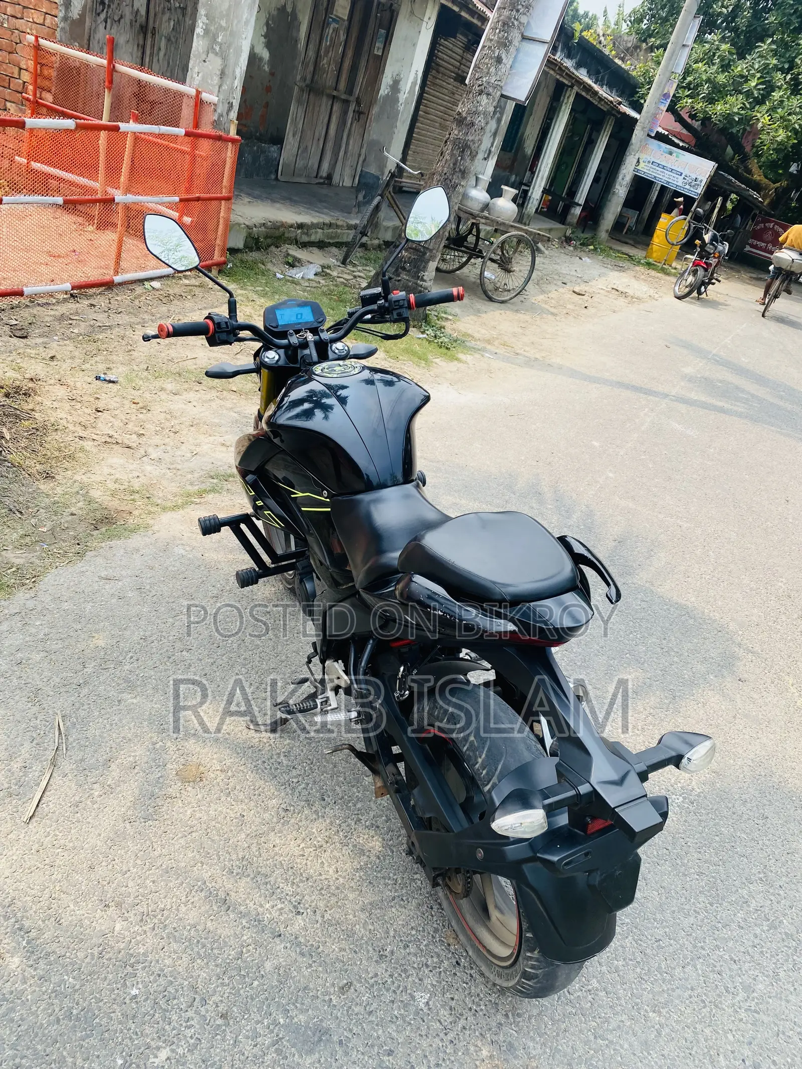 সুজুকি গিক্সার ২০২২ ব্ল্যাক