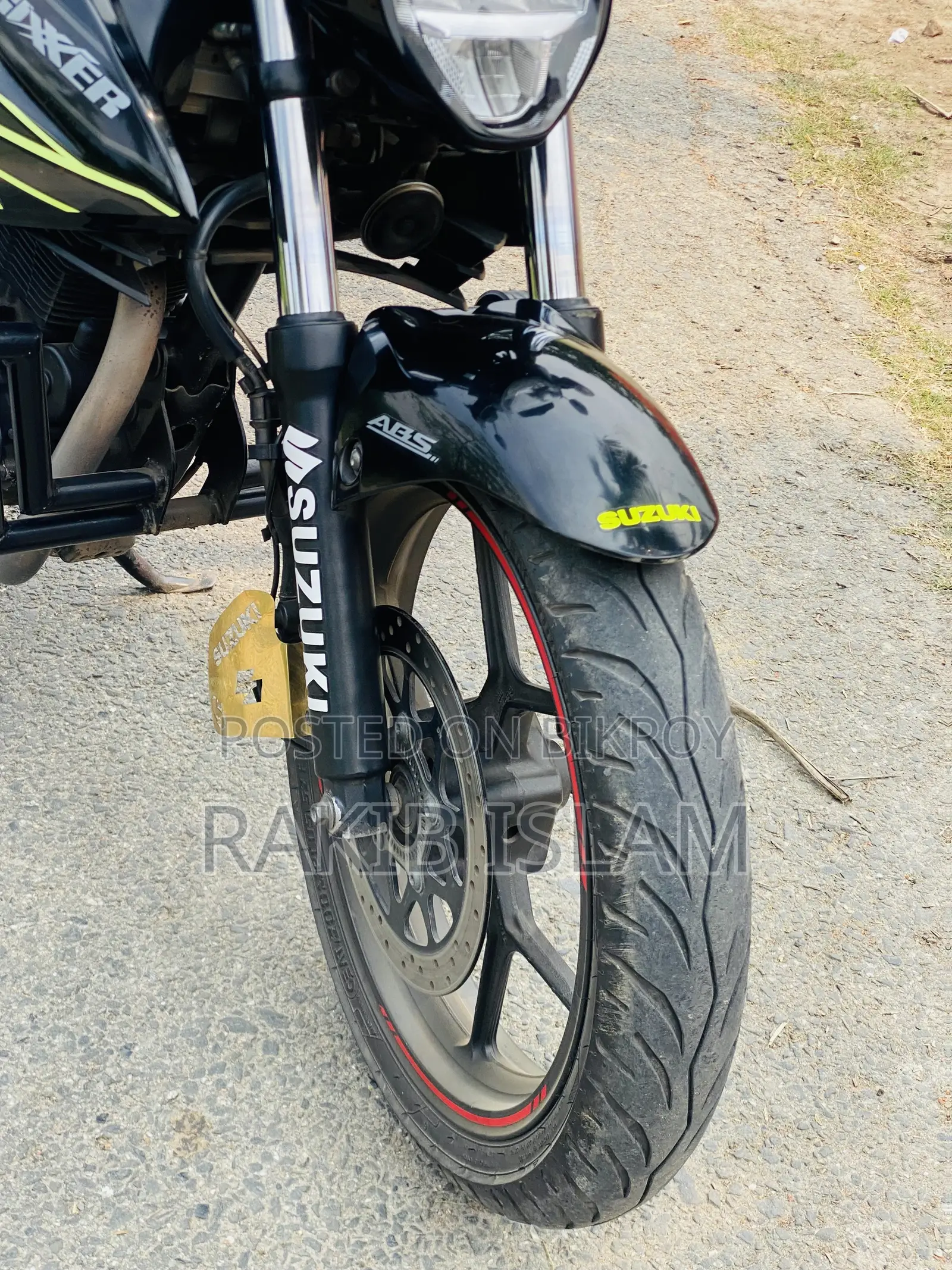সুজুকি গিক্সার ২০২২ ব্ল্যাক