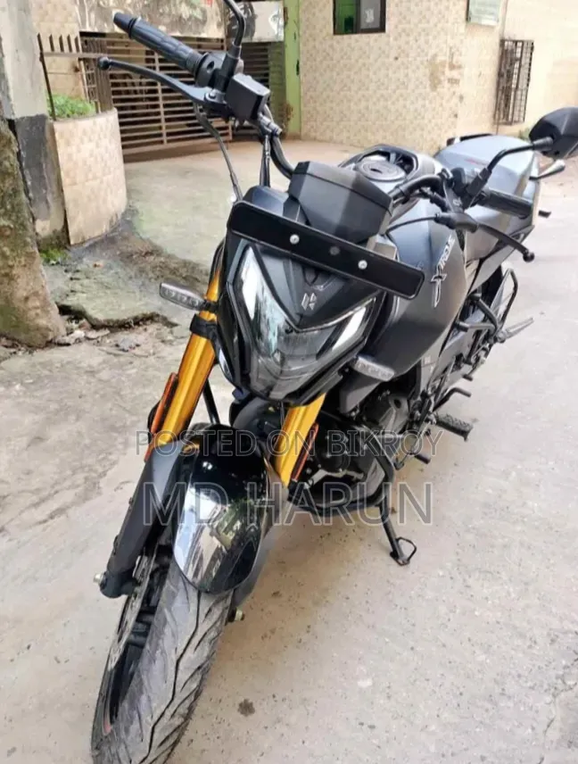 Hero Xtreme 160R 4V 2025 Black
