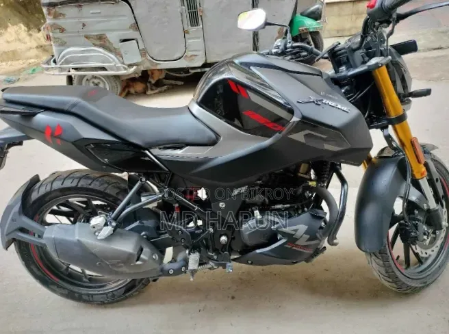 Hero Xtreme 160R 4V 2025 Black