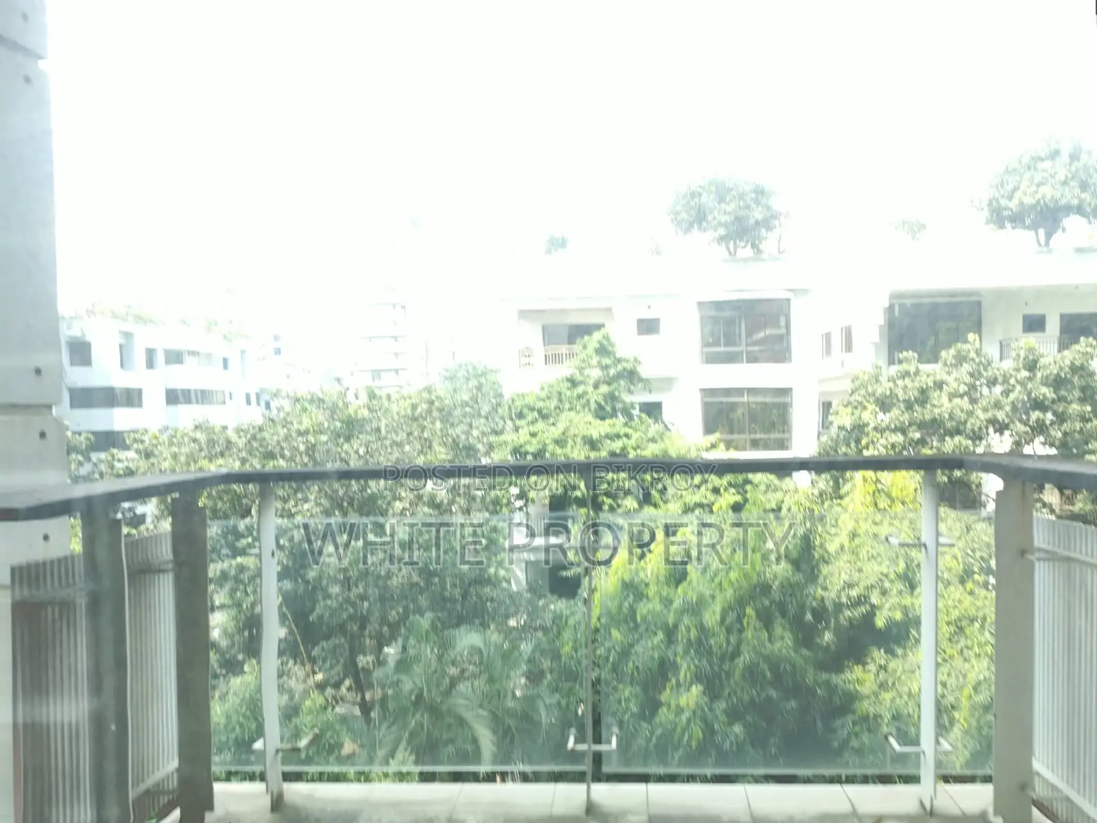 গুলশানের হোয়াইট প্রপার্টিতে ৪ বেডরুমের অ্যাপার্টমেন্ট ভাড়ার জন্য