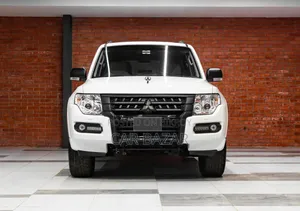 মিতসুবিশি পাজেরো এক্সসিড ২০১৭ সাদা