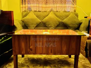ইনফিনিটি লাইট টি টেবিল