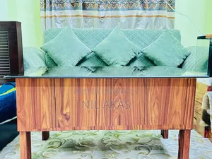 ইনফিনিটি লাইট টি টেবিল