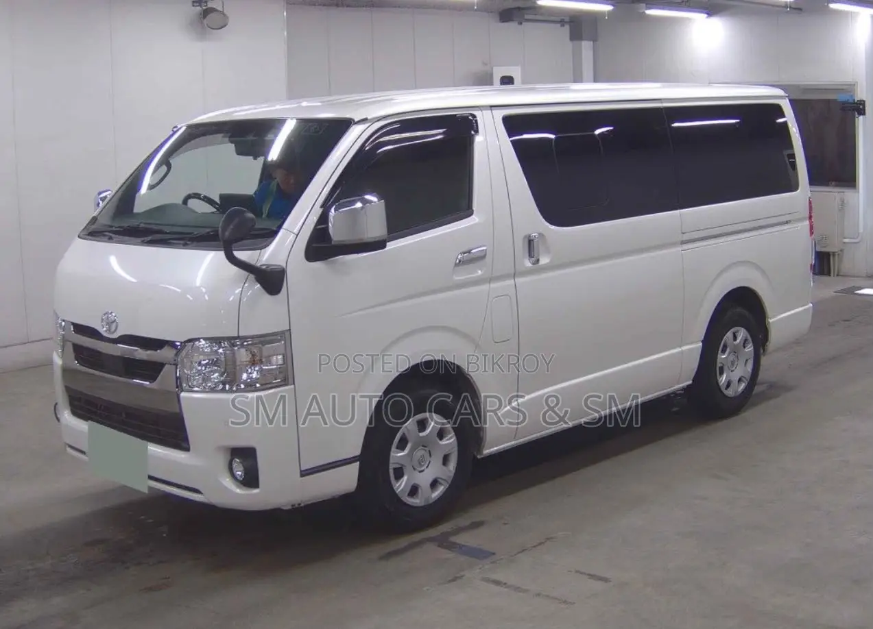 Toyota HiAce 2022 White