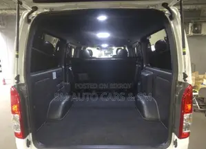Toyota HiAce 2022 White