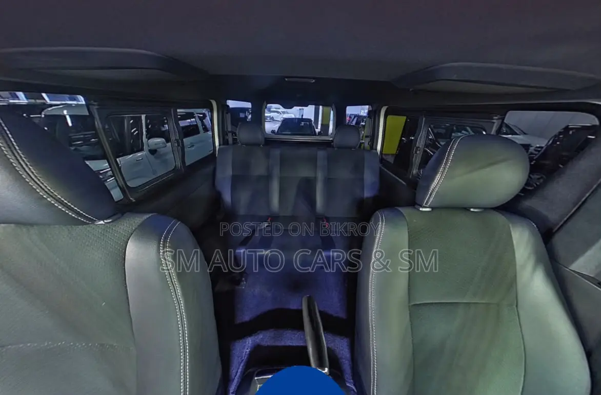 Toyota HiAce 2022 White