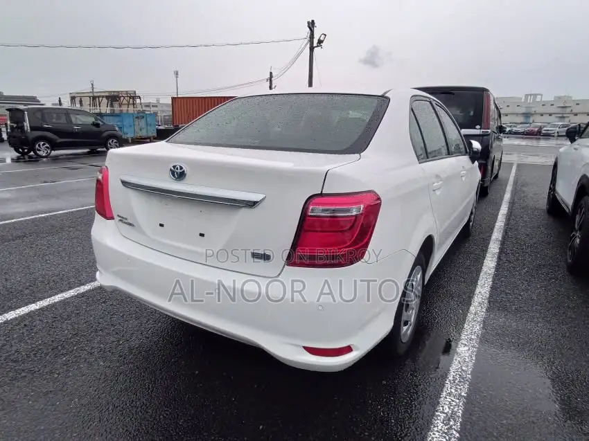 Toyota Axio 2021 White