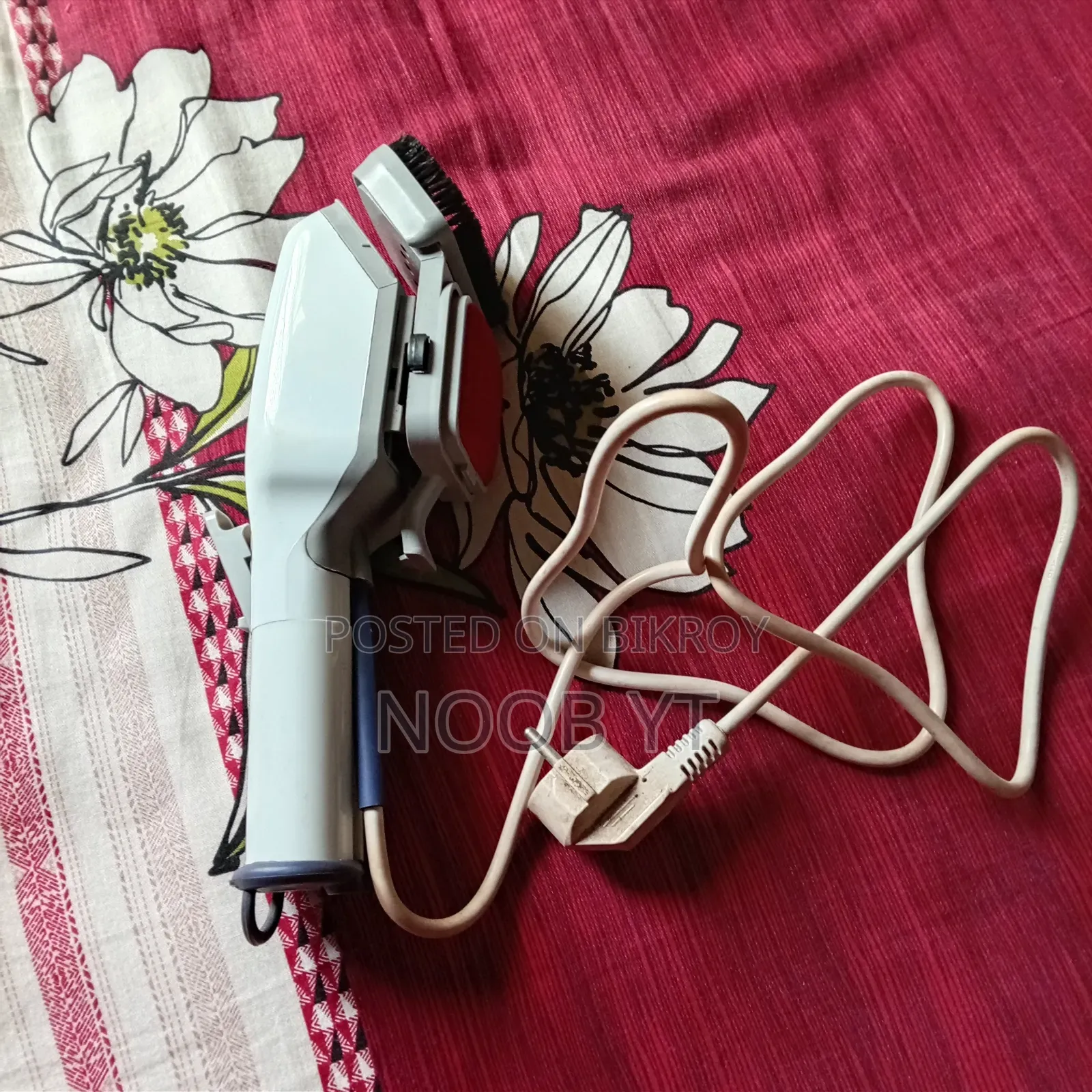 ৩-ইন-১ পোর্টেবল গার্মেন্ট স্টিমার