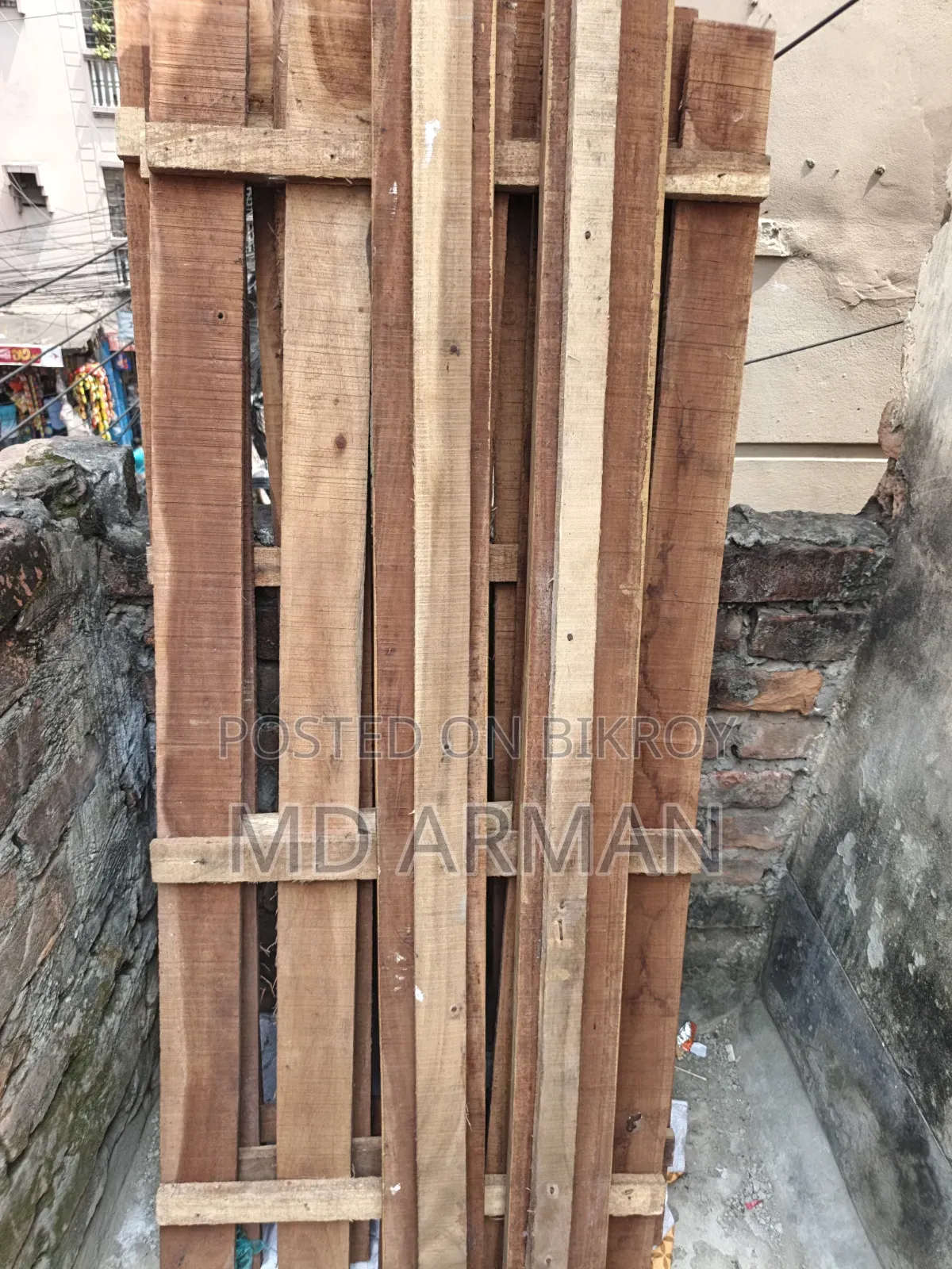 অনেক ভালো মানের কাঠের খাট
