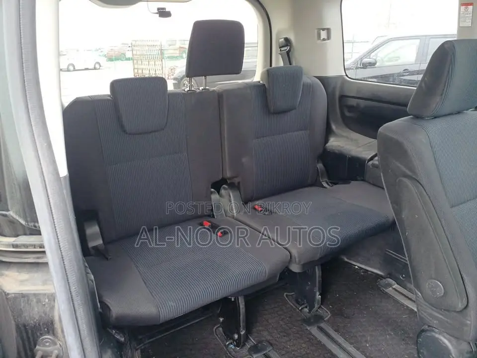 Toyota Noah 1.8 FWD Hybrid (7 seater) 2021 Black