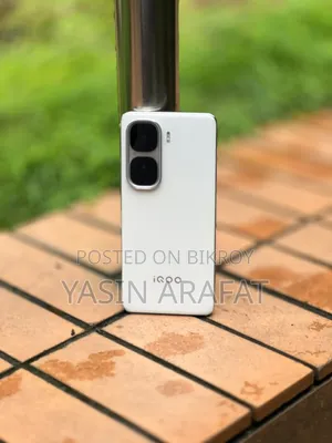 iQOO 256 GB White
