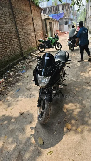 সুজুকি জিক্সার এসএফ ২০১৭ কালো