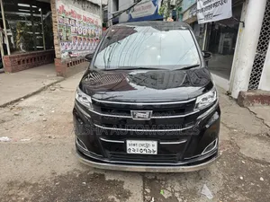 টয়োটা নোয়া ২০২০ কালো