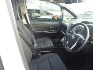 Toyota Noah 2.0 FWD (8 Seater) 2021 Pearl
